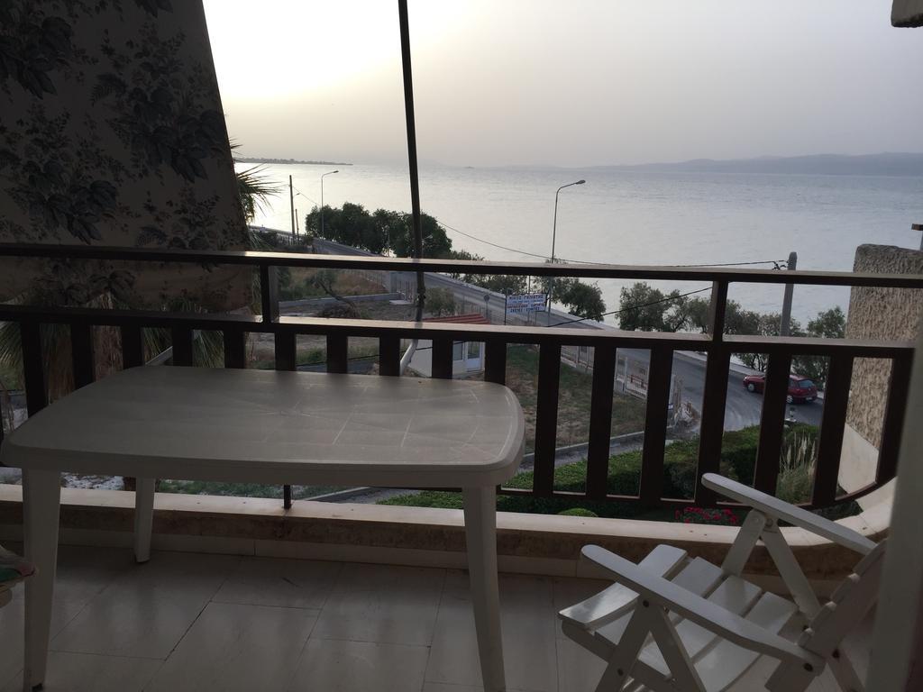 Vlastos Apartment Kalamos  Ngoại thất bức ảnh